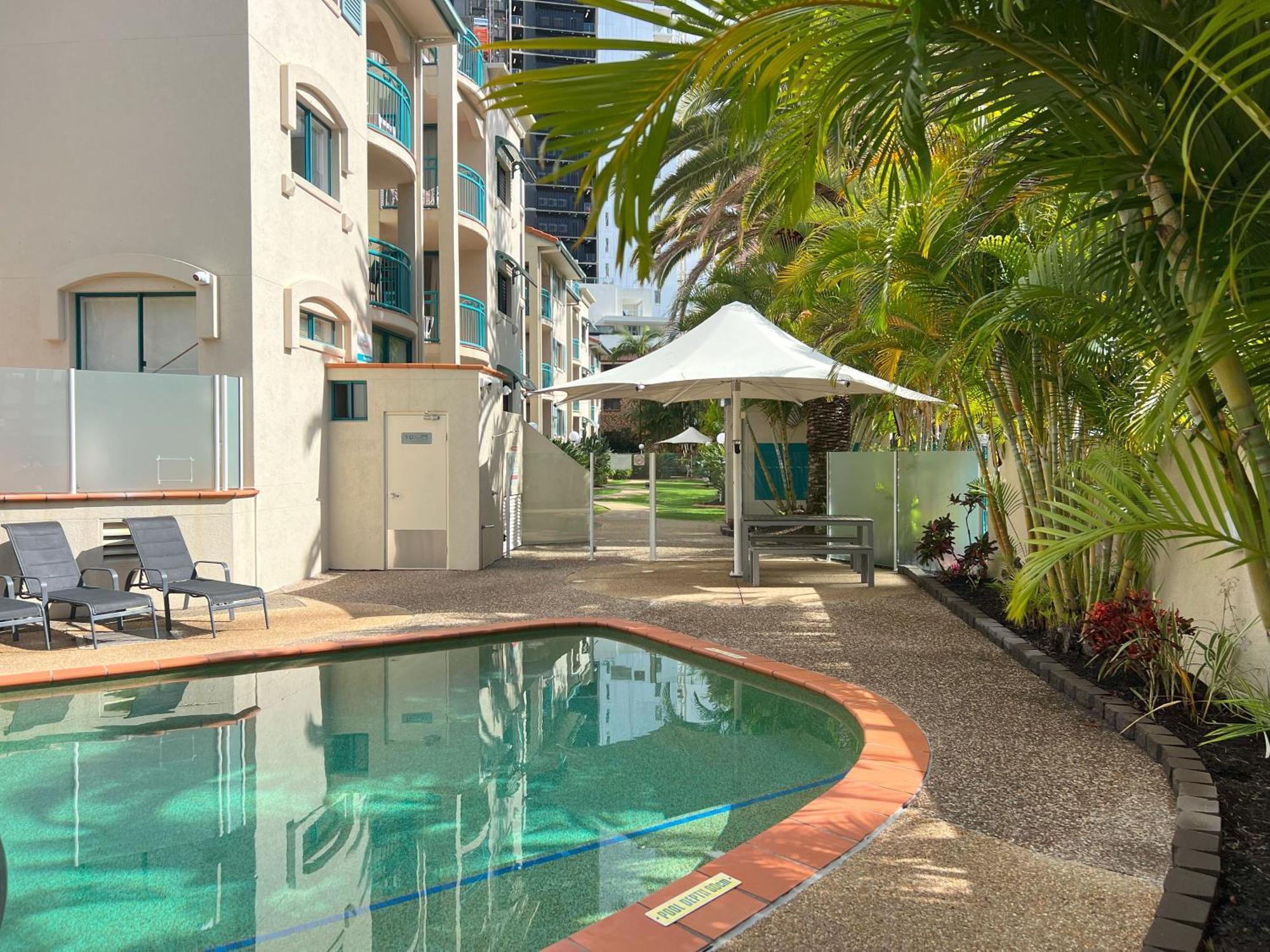 Cha Private Apts Aruba Beach ゴールドコースト エクステリア 写真