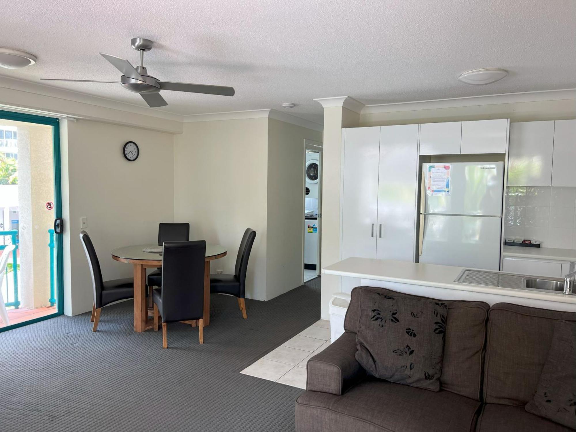 Cha Private Apts Aruba Beach ゴールドコースト エクステリア 写真