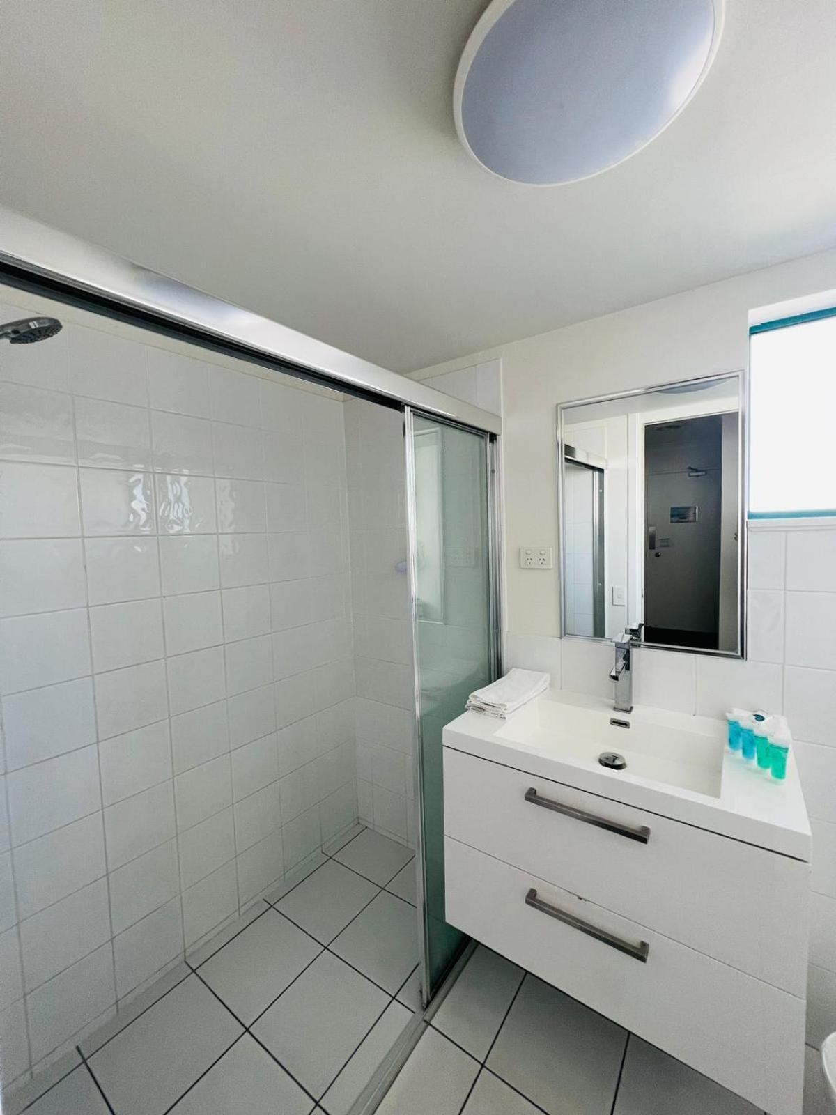 Cha Private Apts Aruba Beach ゴールドコースト エクステリア 写真